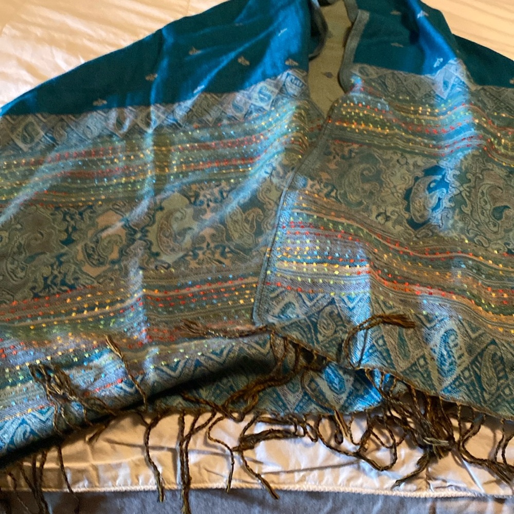 Comfy and warm Pashmina shawl